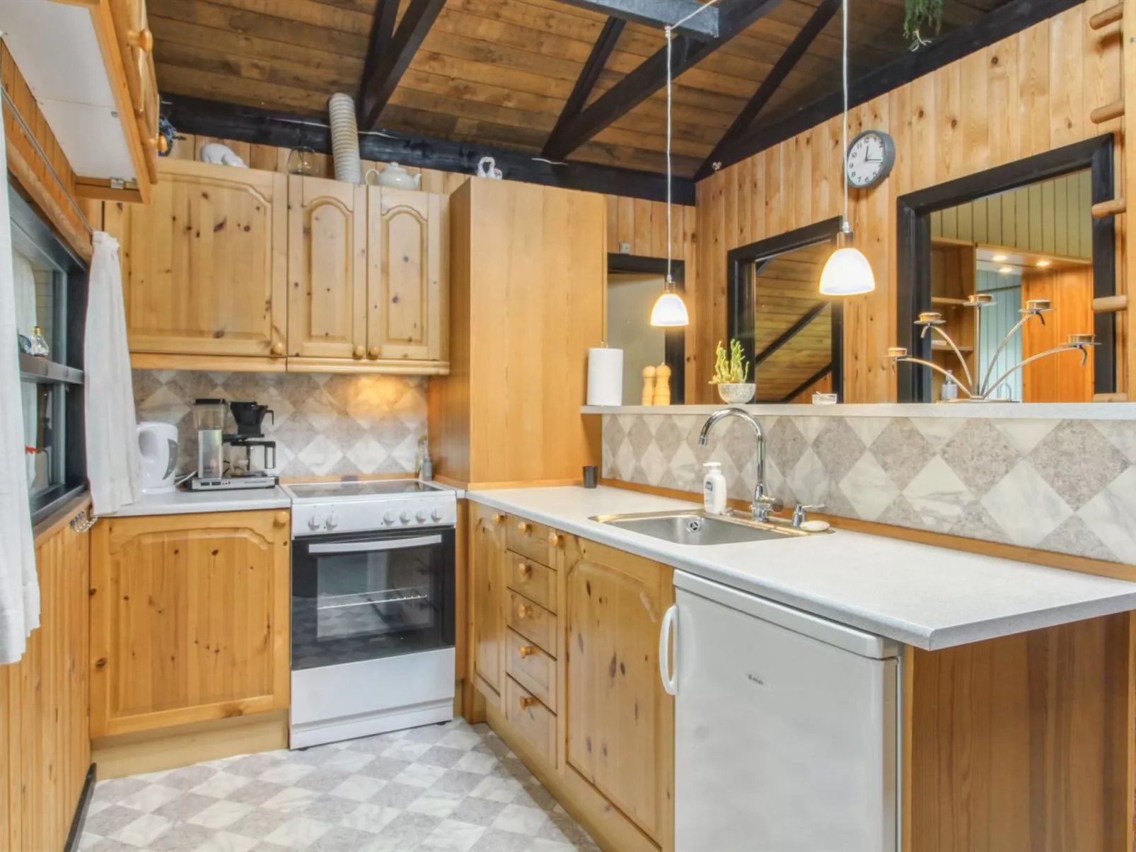 "Gabi" - 30km from the sea-Binnen