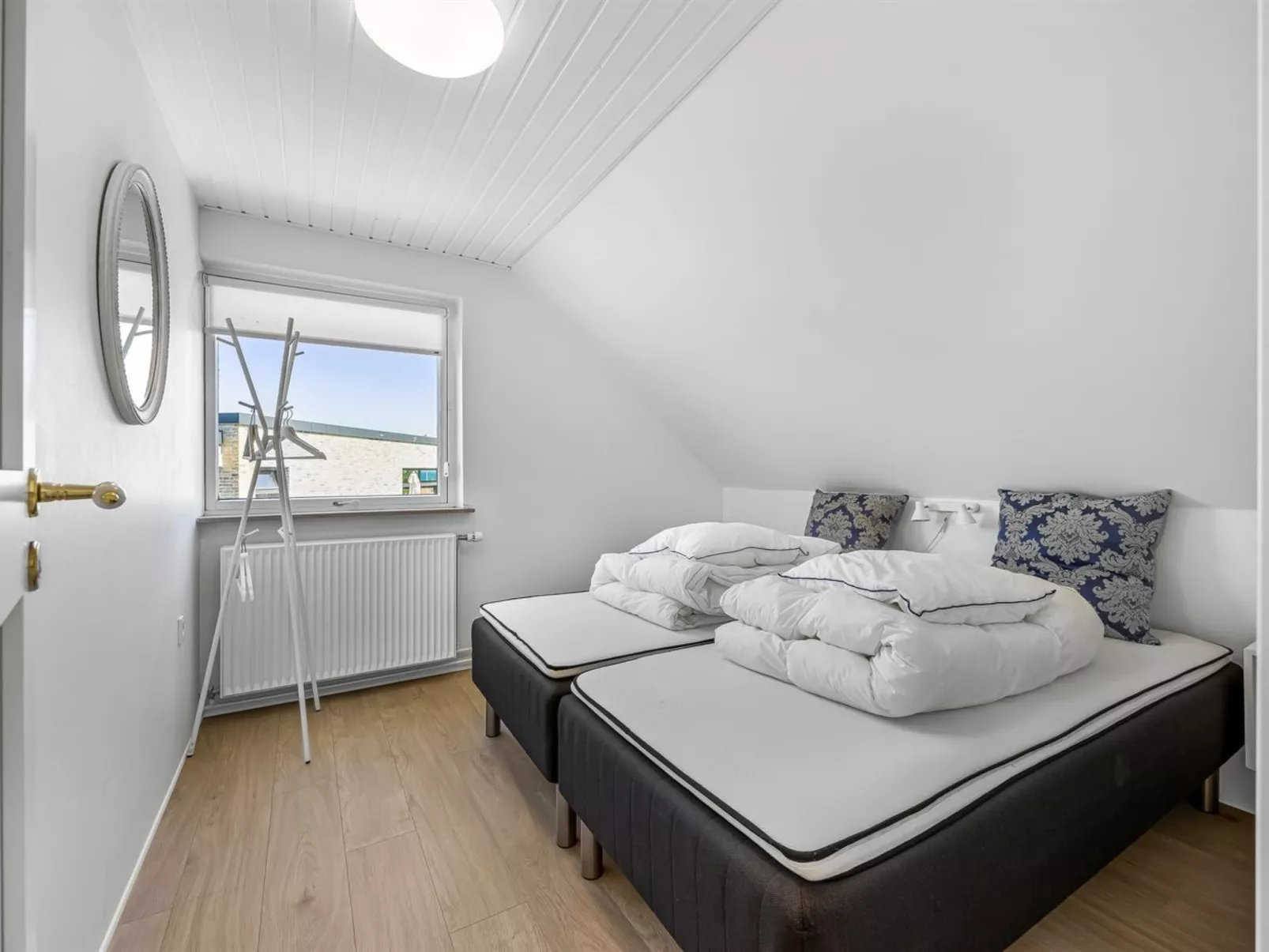 "Solvey" - 400m from the sea-Binnen