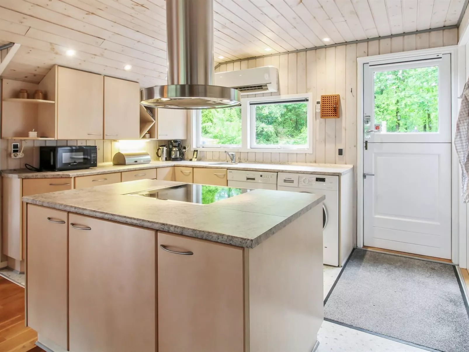 "Lenya" - 33km from the sea-Binnen