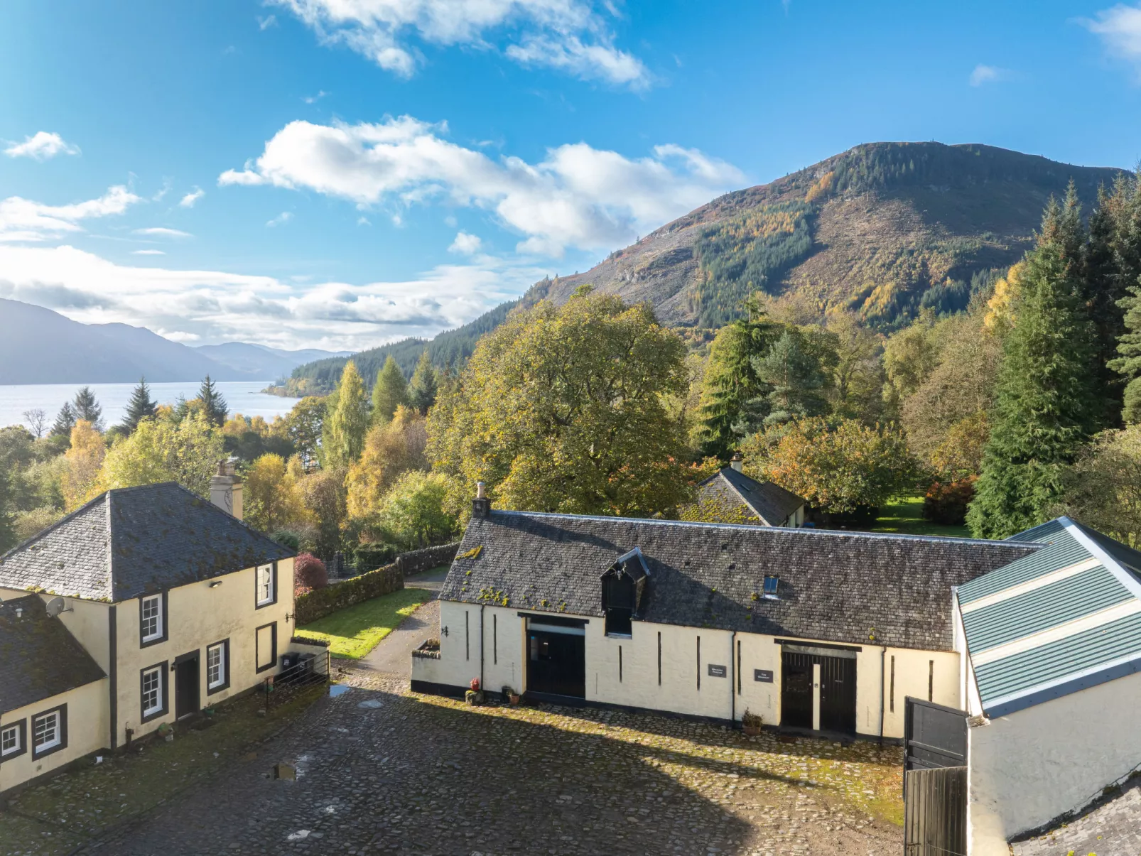 Loch Ness Granary-Buiten