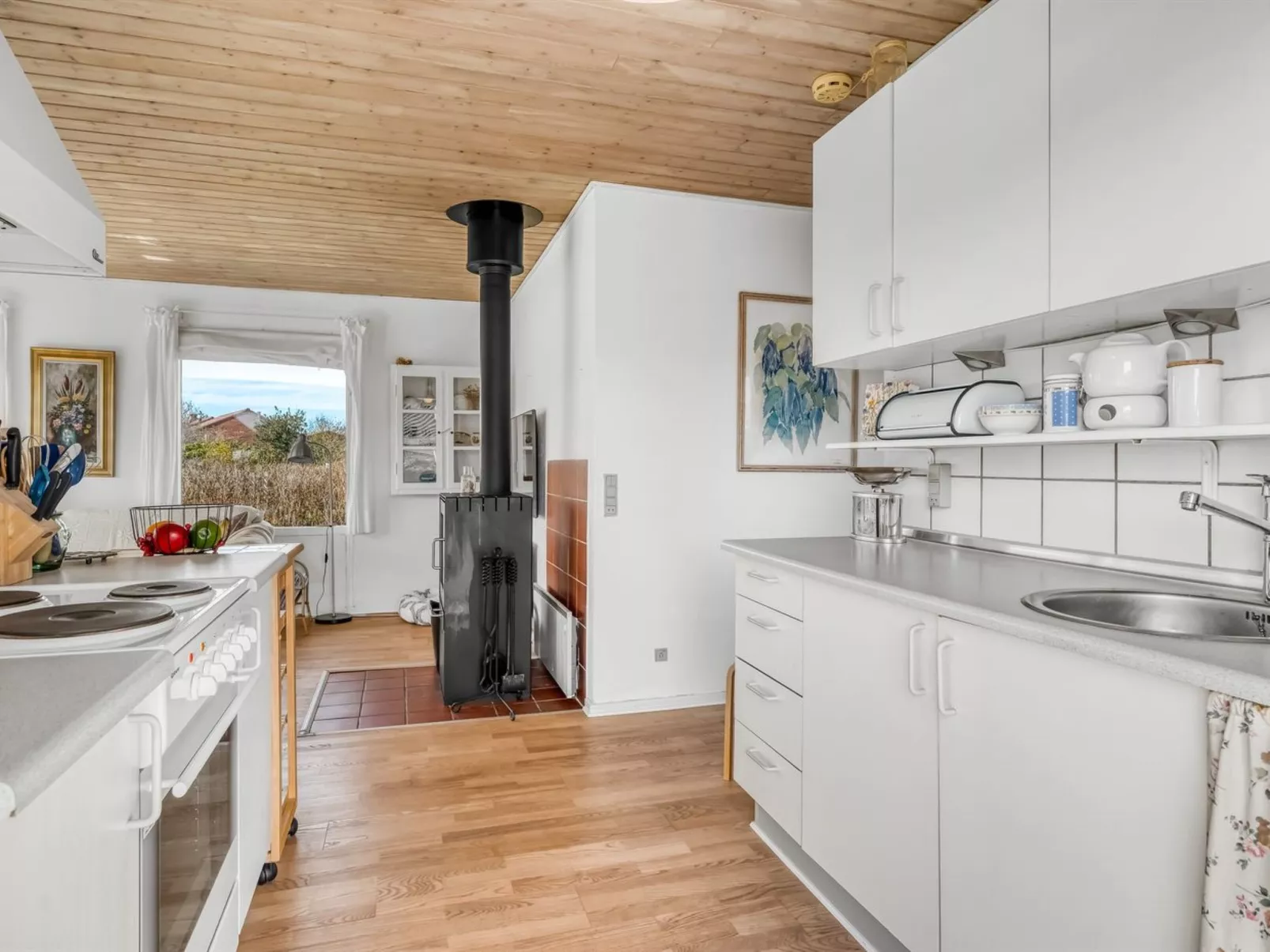 "Bara" -  from the sea-Binnen