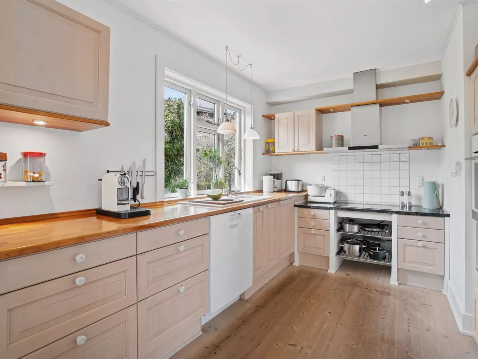 "Taja" - 170m from the sea-Binnen