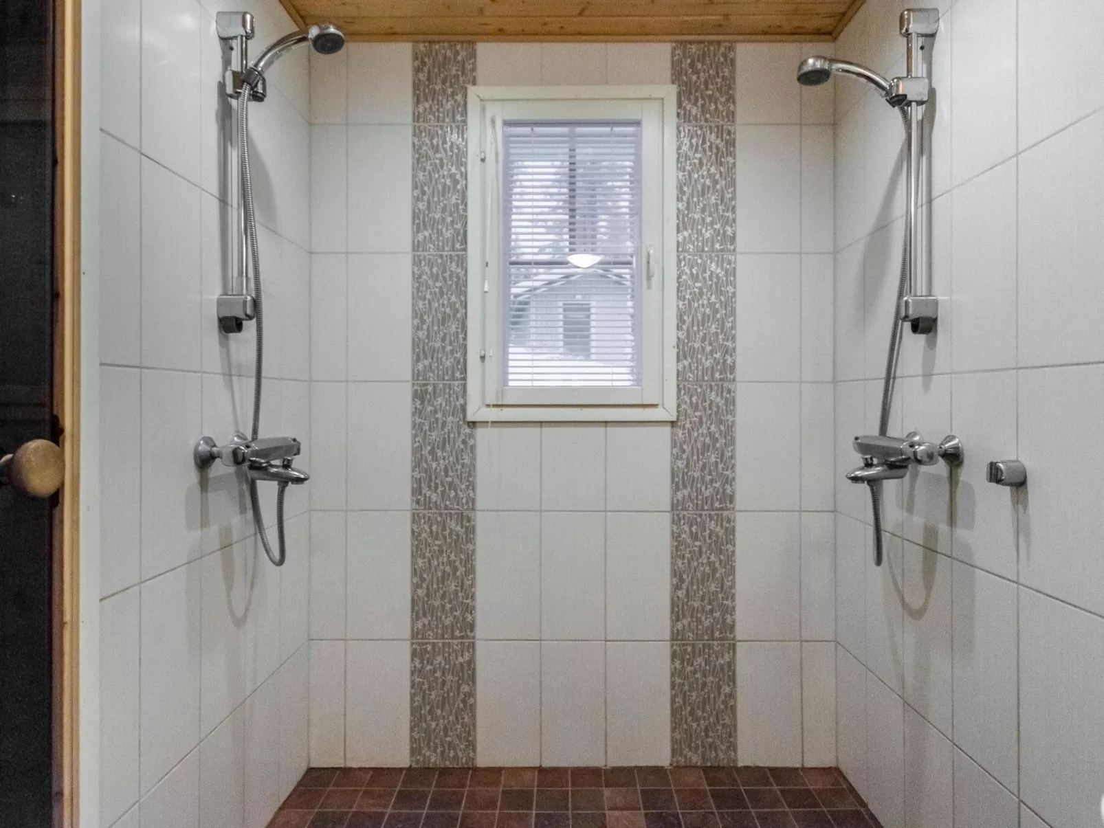 Eemilin huvila-Binnen