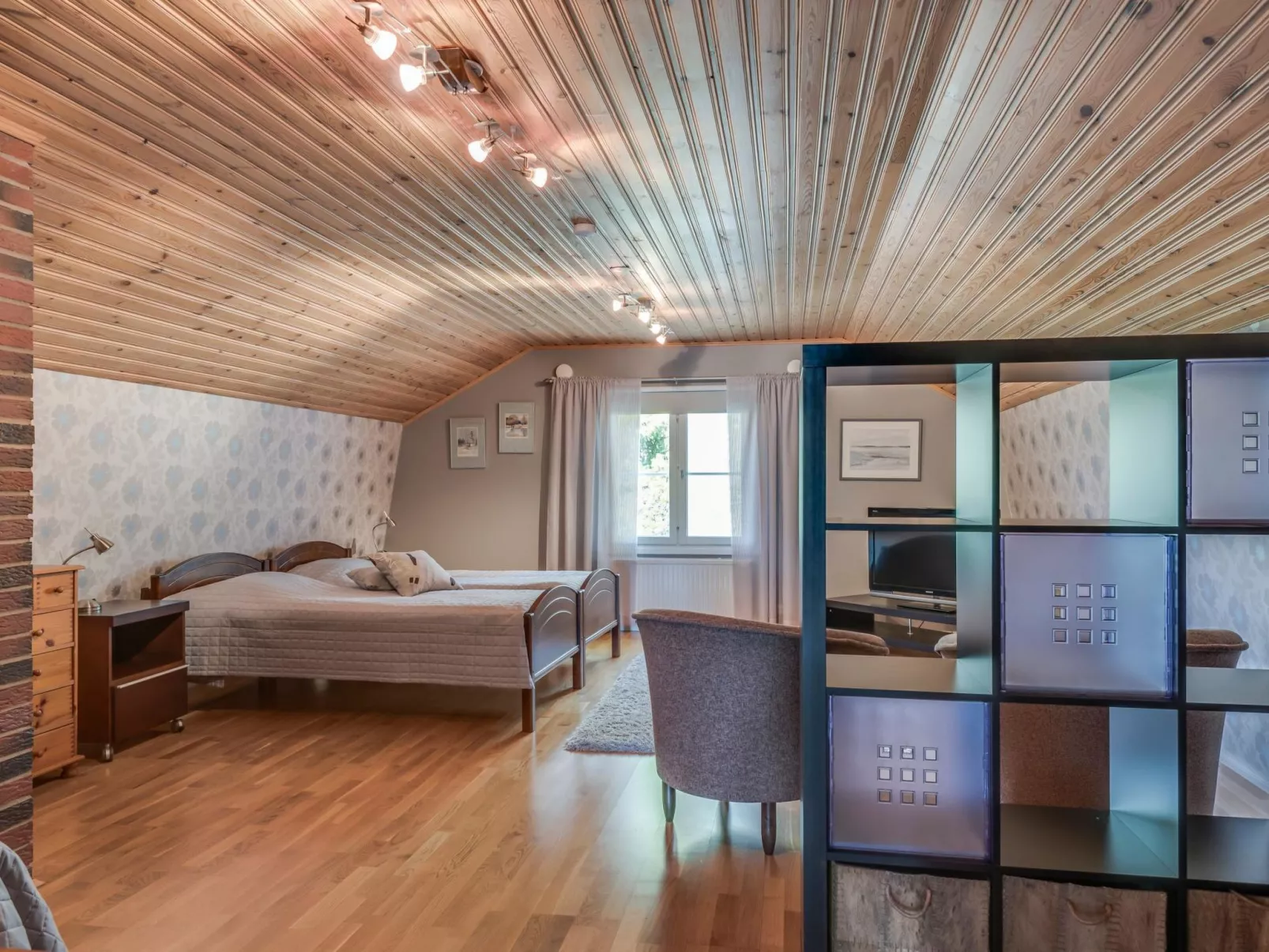 Villa pääsky-Binnen