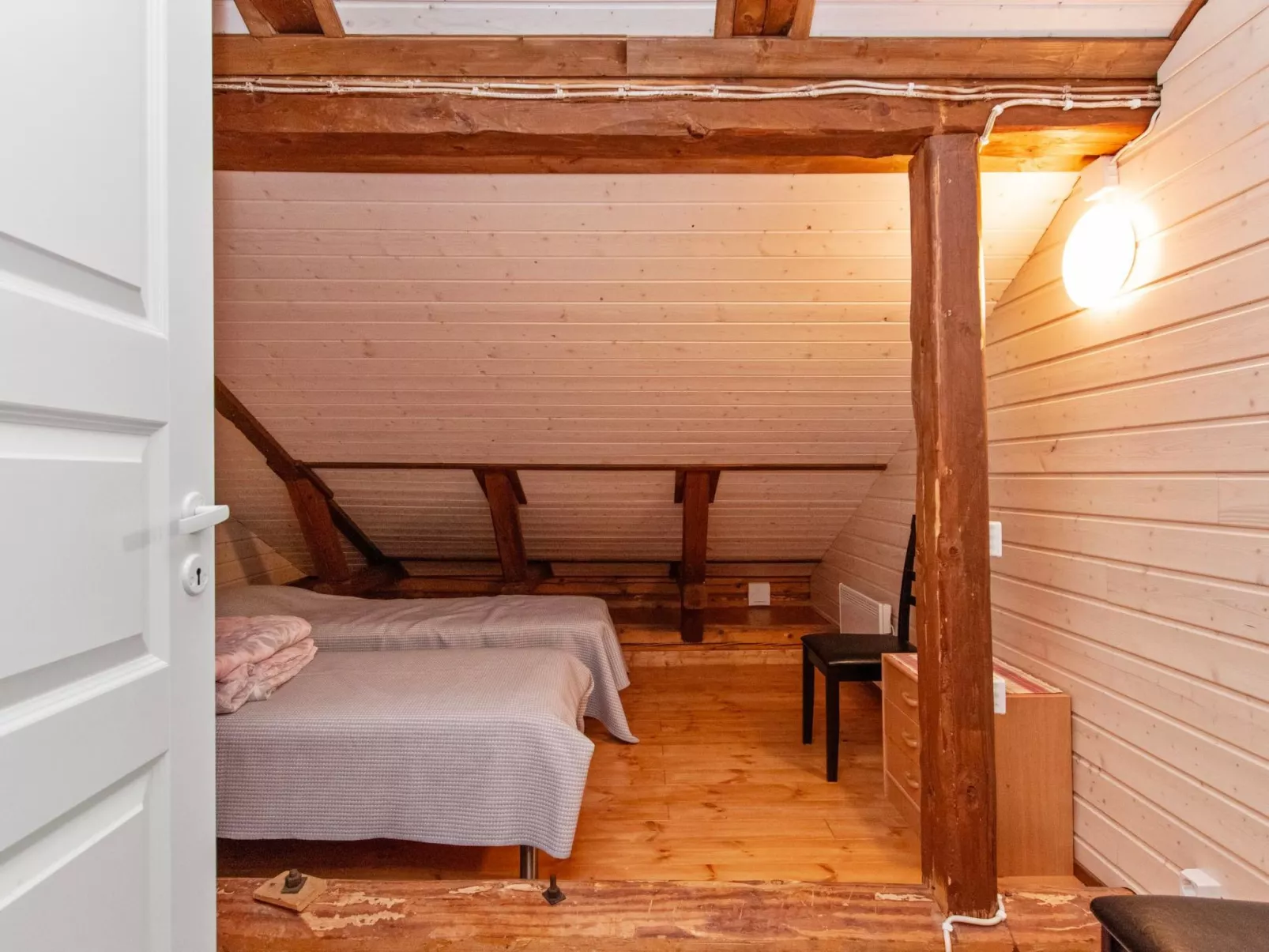 Kaislajärven huvila-Binnen