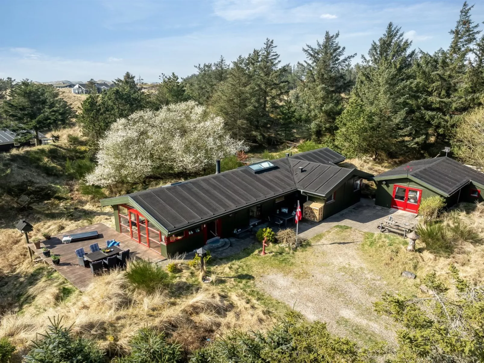 "Nimrod" - 800m from the sea-Buiten