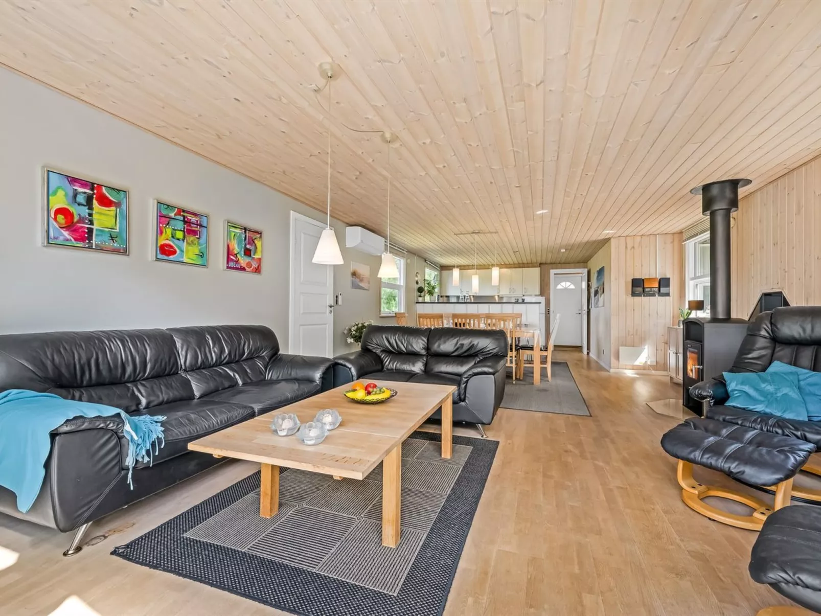 "Mina" - 600m to the fjord-Binnen