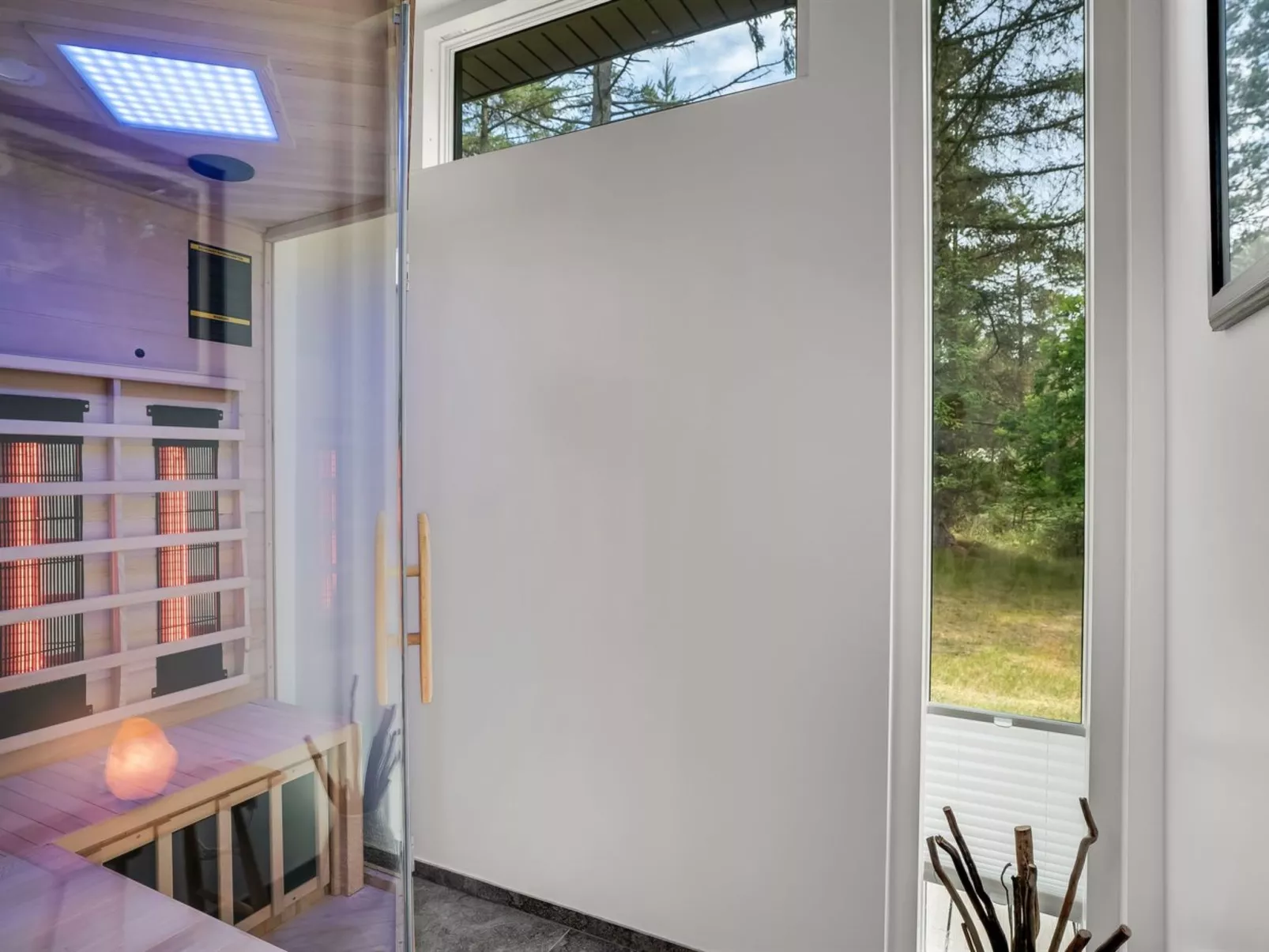 "Jonas" -  from the sea-Binnen