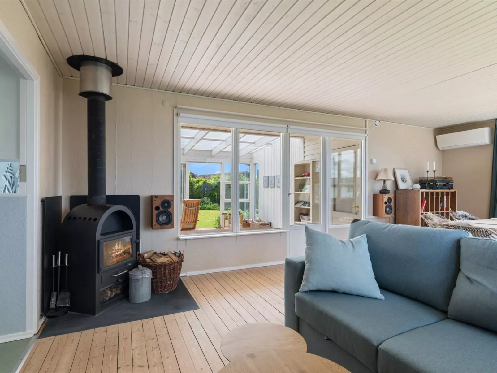 "Nis" - 250m from the sea-Binnen