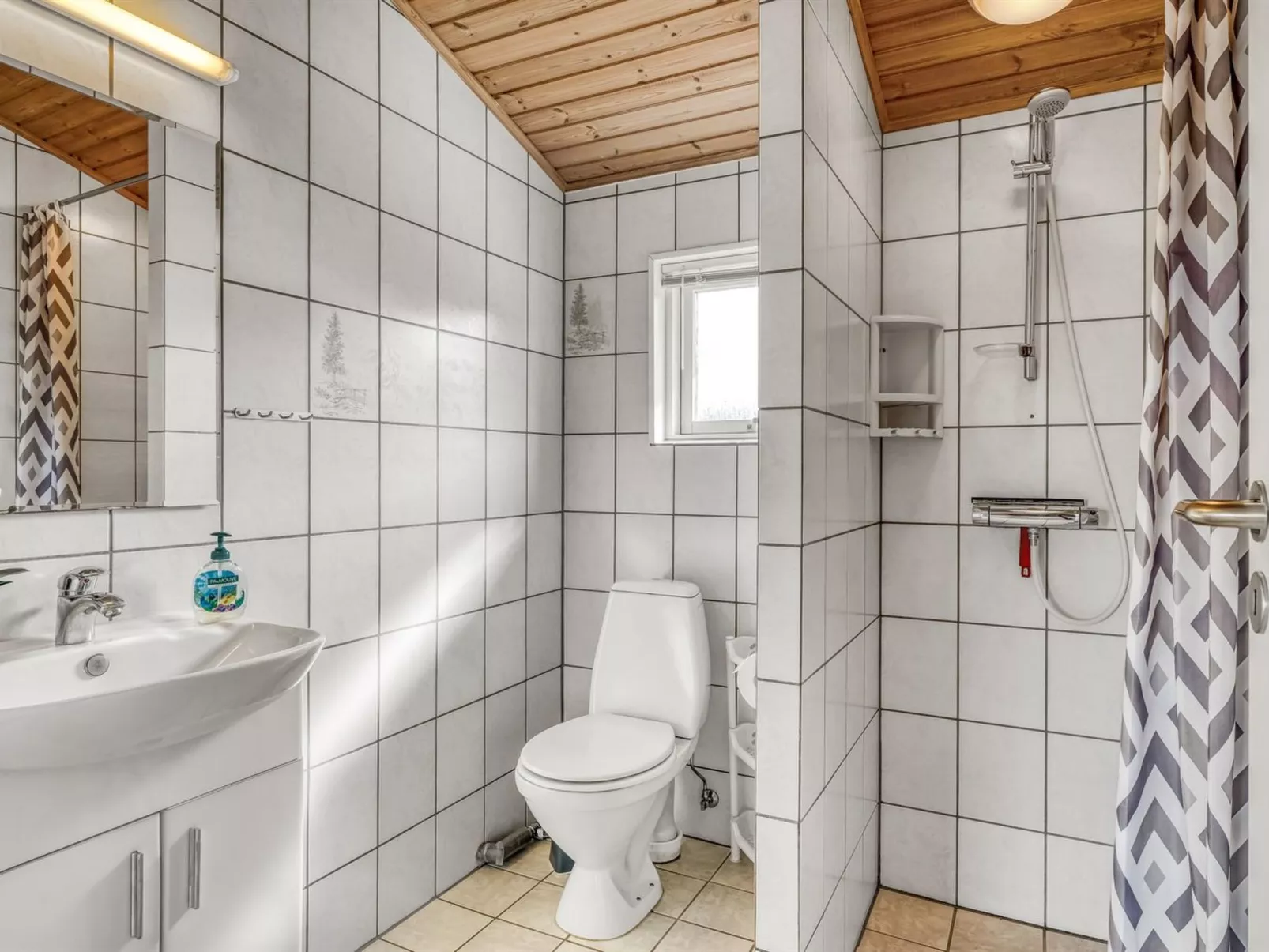 "Fridgerd" - 300m from the sea-Binnen