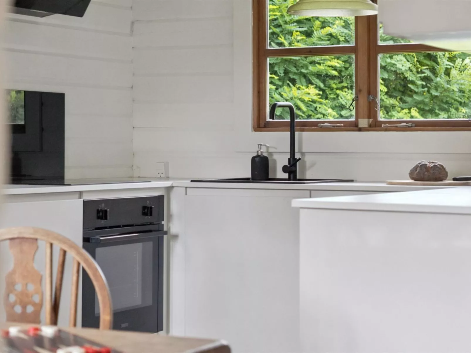 "Kjell" - 25m from the sea-Binnen