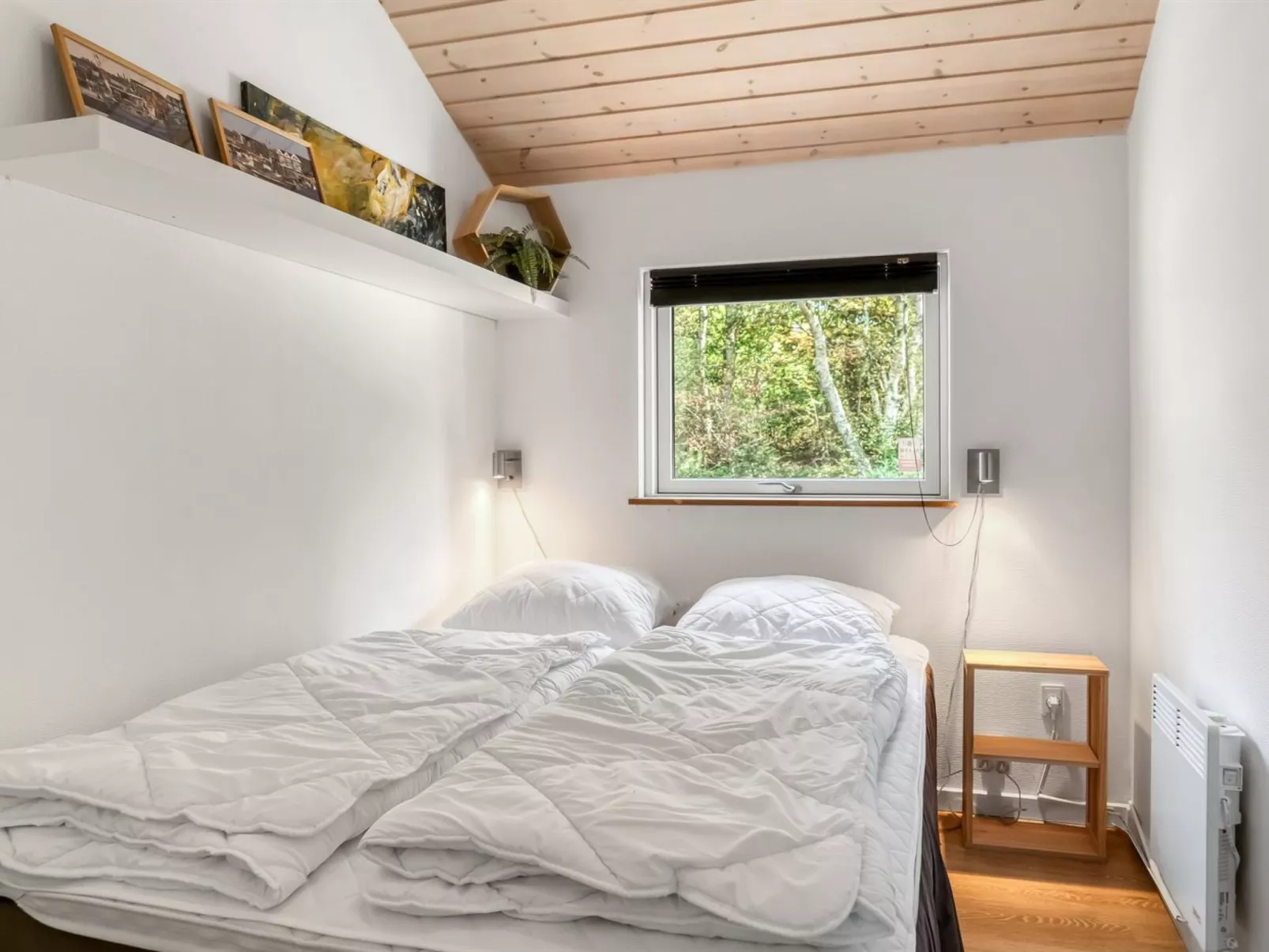 "Swarthofthi" - 340m to the fjord-Binnen