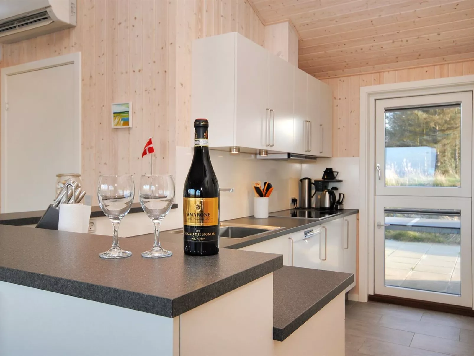 "Arisa" - 100m to the fjord-Binnen