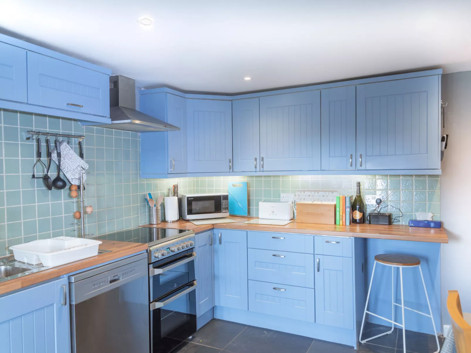 Court Cottage-Binnen