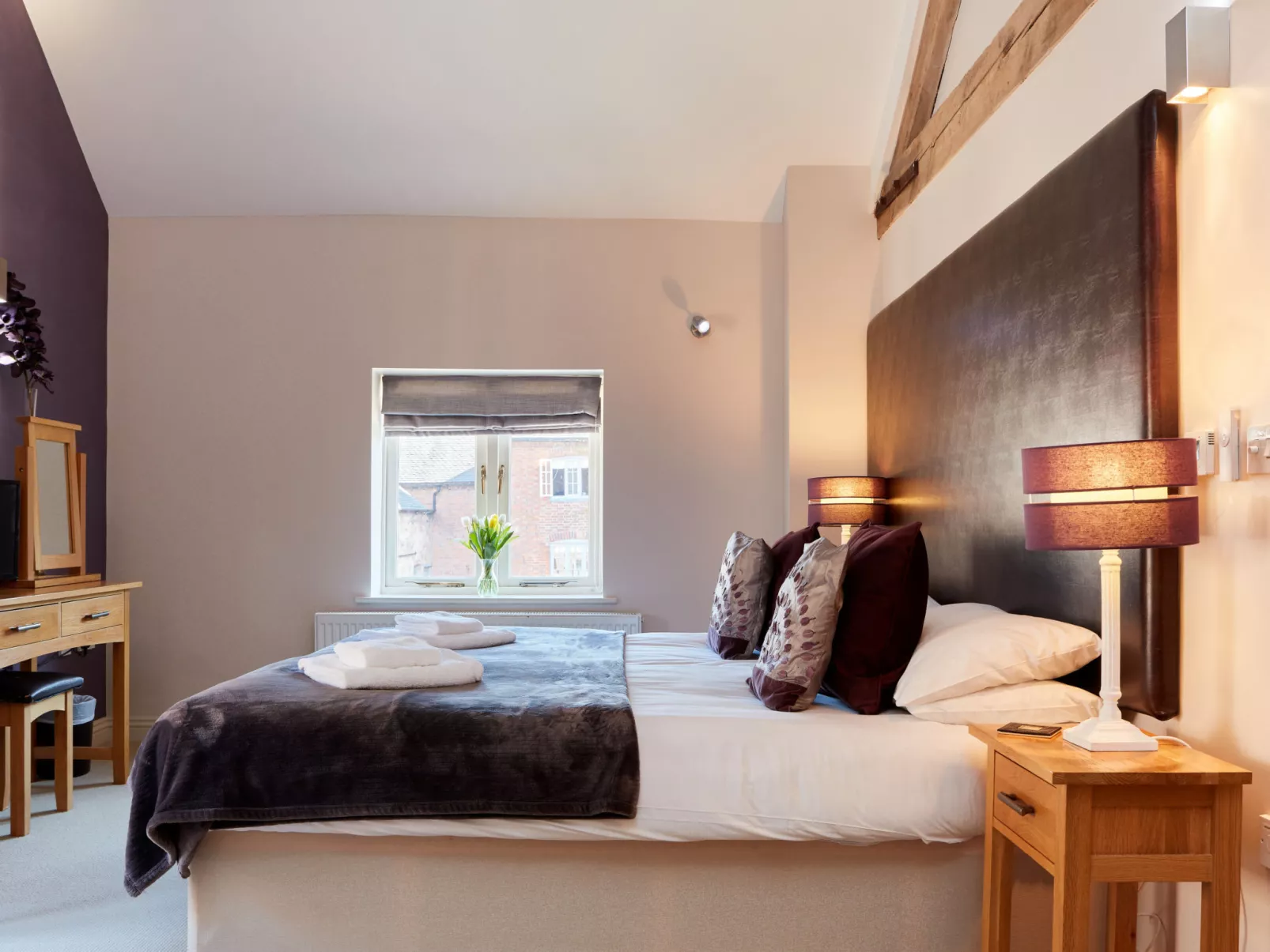 Sunshine Cottage-Binnen