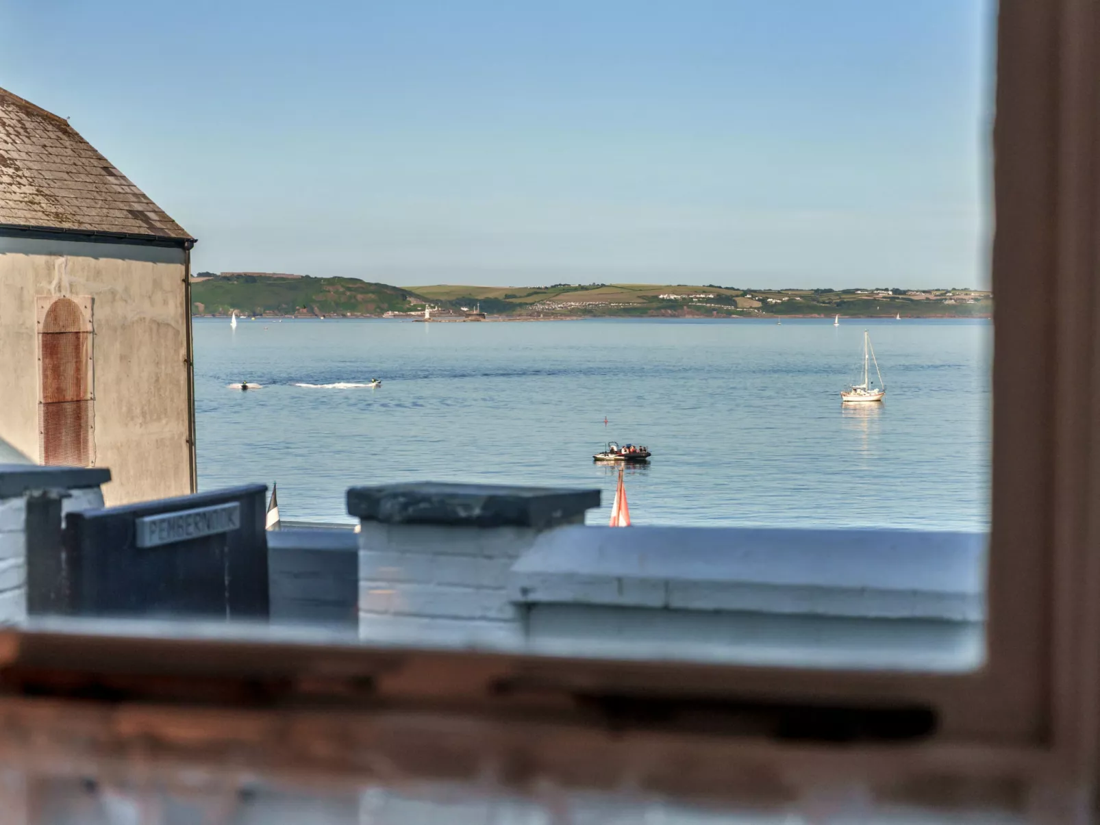 Nor Nour, Cawsand-Binnen