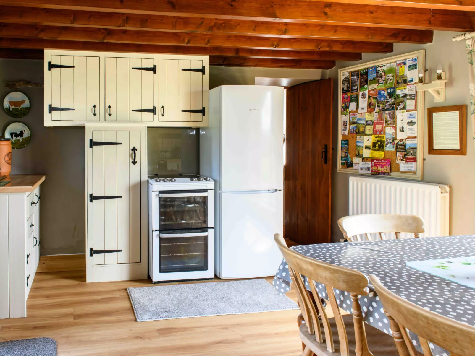 Shepherds Cottage at Mile House Farm-Binnen