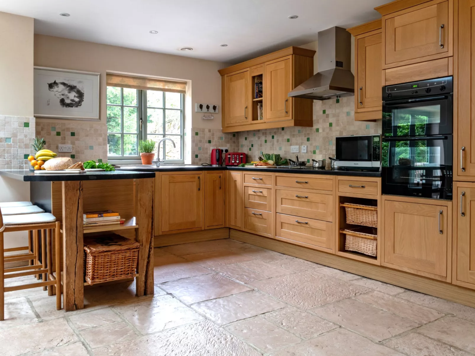 Ryeworth Cottage-Binnen