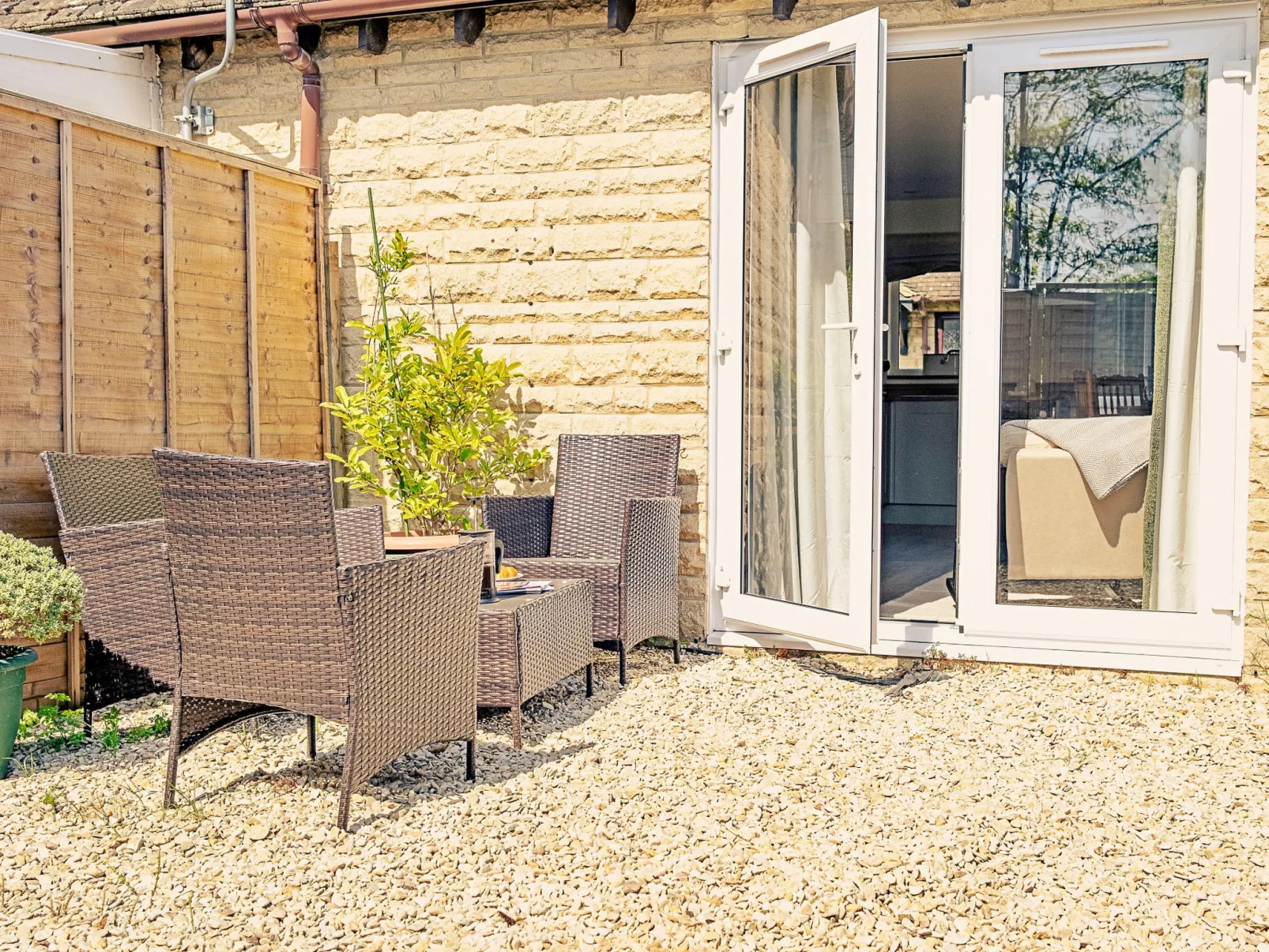 No. 8 Meadow Retreat-Buiten