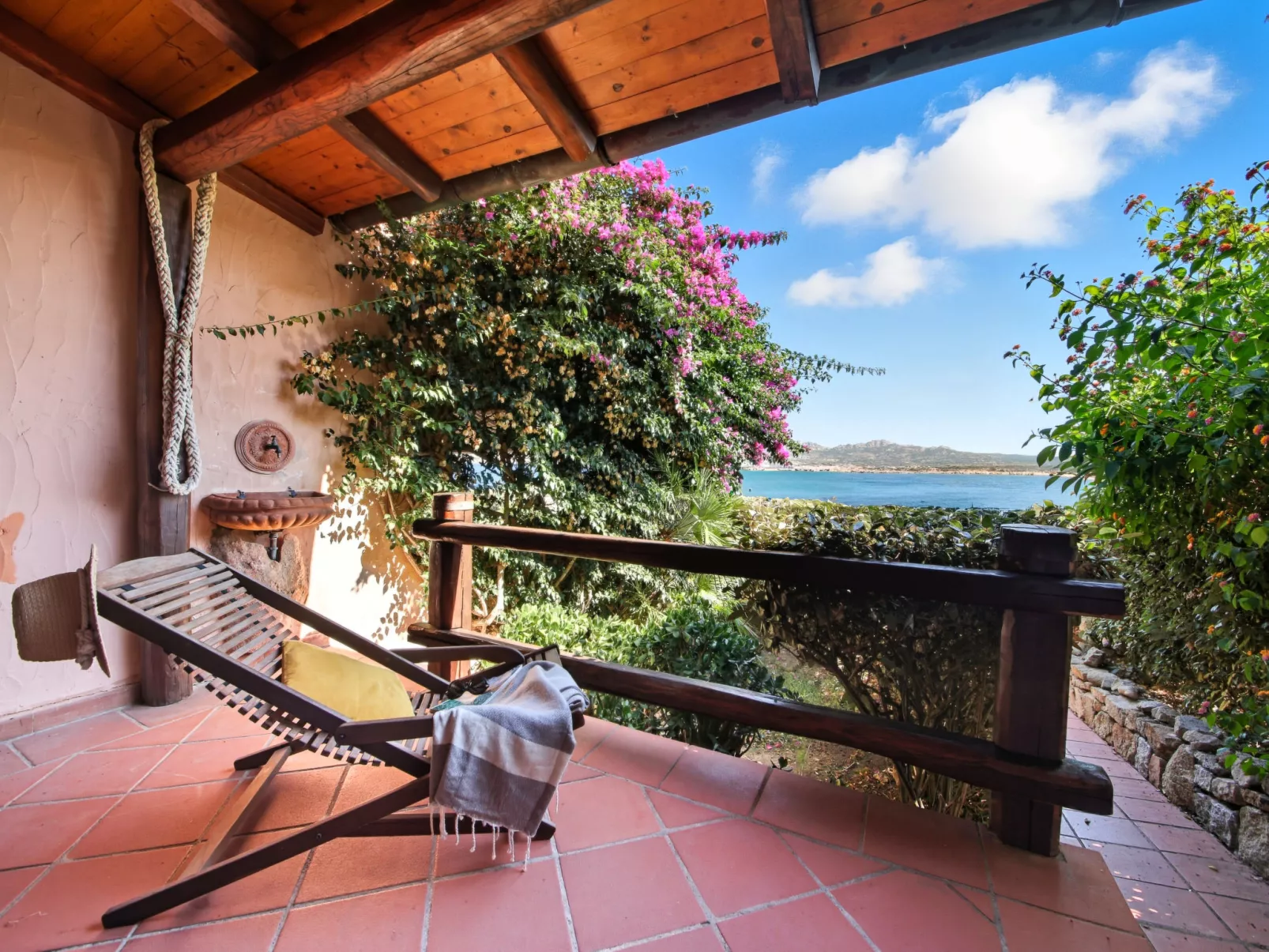 Sporting House-Buiten