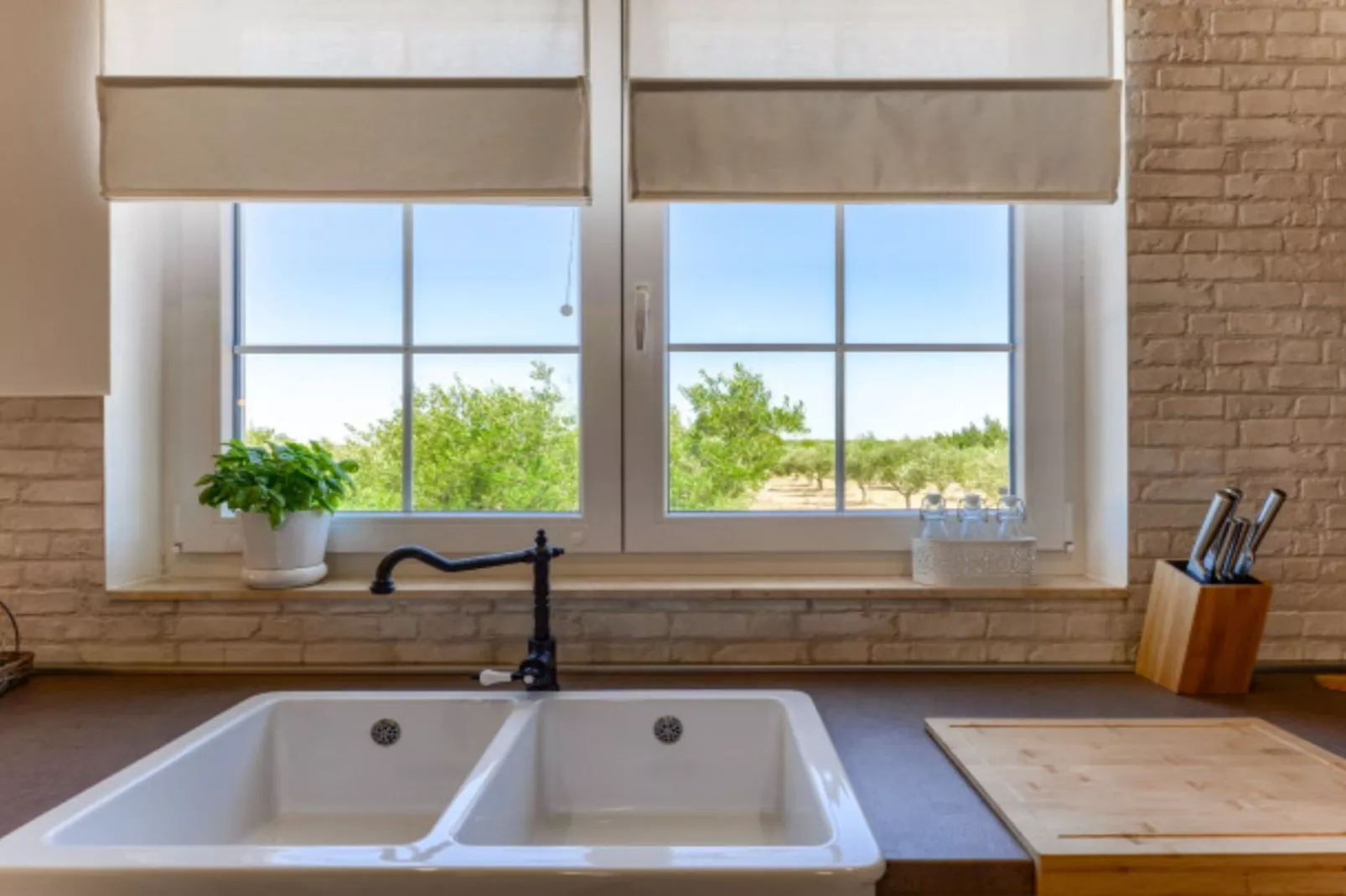 RUSTIC VILLA PEROSA WITH HEATED POOL-Buitenlucht