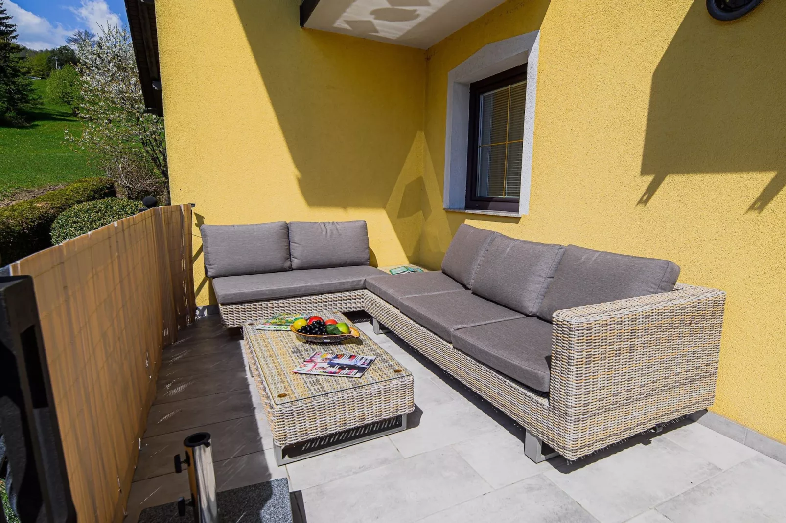 Sunny and Spacious Apartments with Terrace near Water Park - One Bedroom Apartment with Terrace-Terras