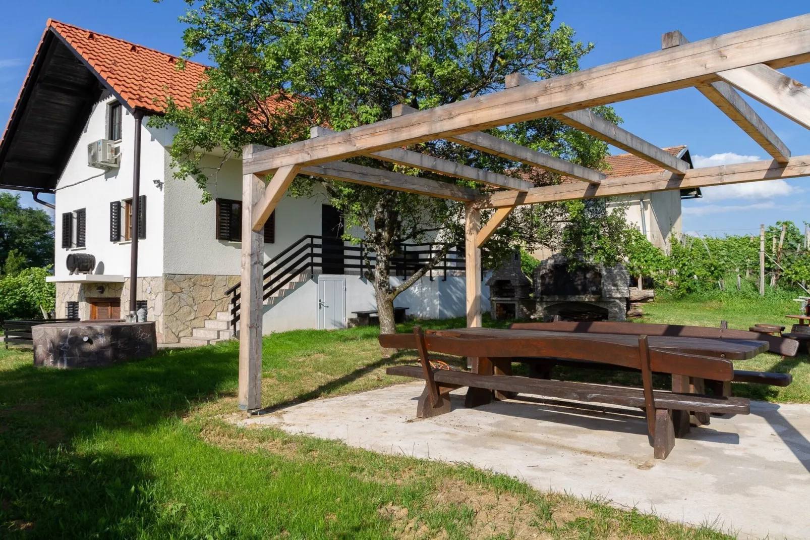 Hillside Haven Holiday Home with Sauna and Hot-Tub - One Bedroom Holiday Home with Sauna and Hot-Tub-Buitenlucht