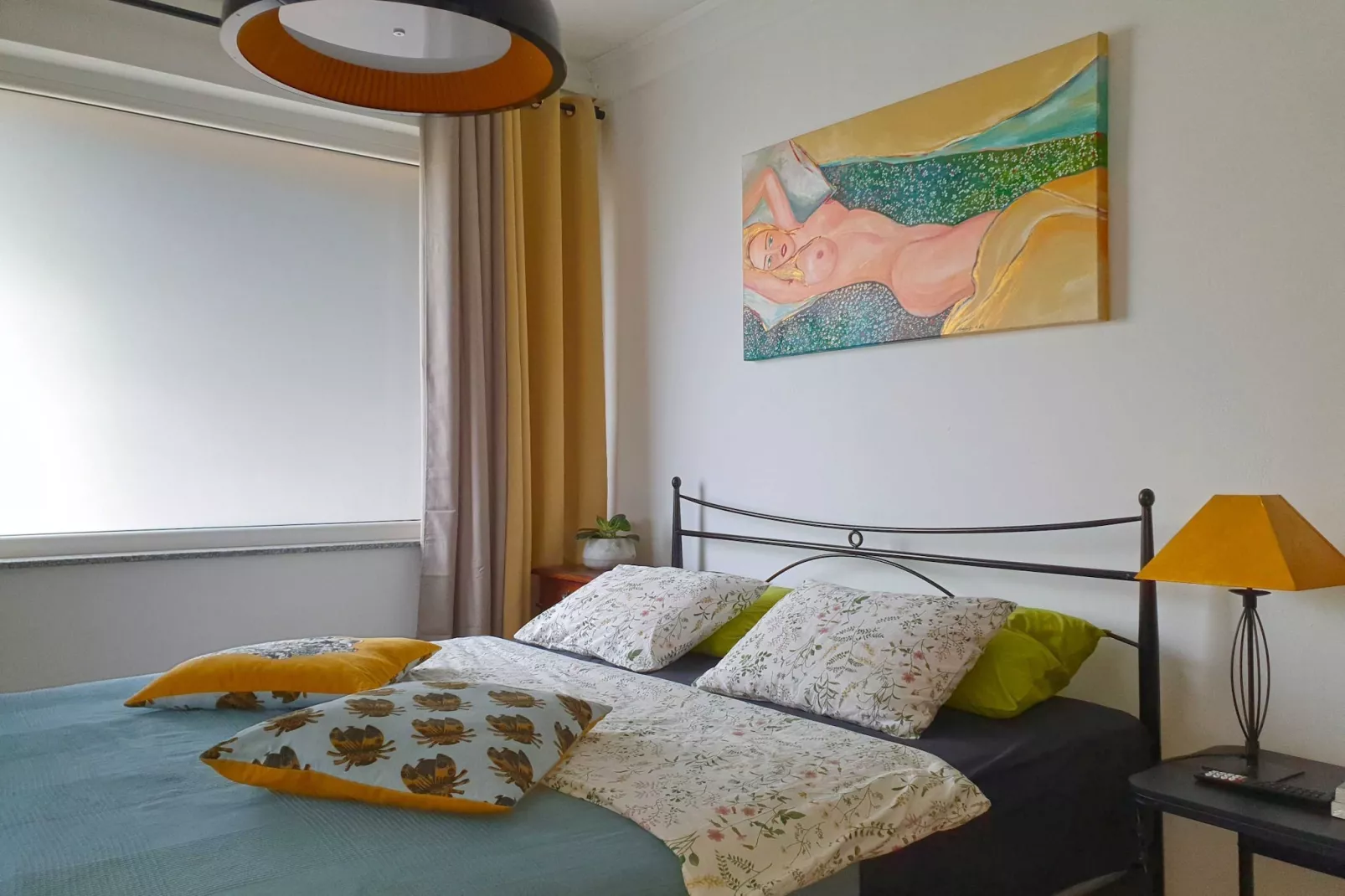 Bright and Sunny Apartment with Terrace - Two Bedroom Apartment with Terrace-Slaapkamer