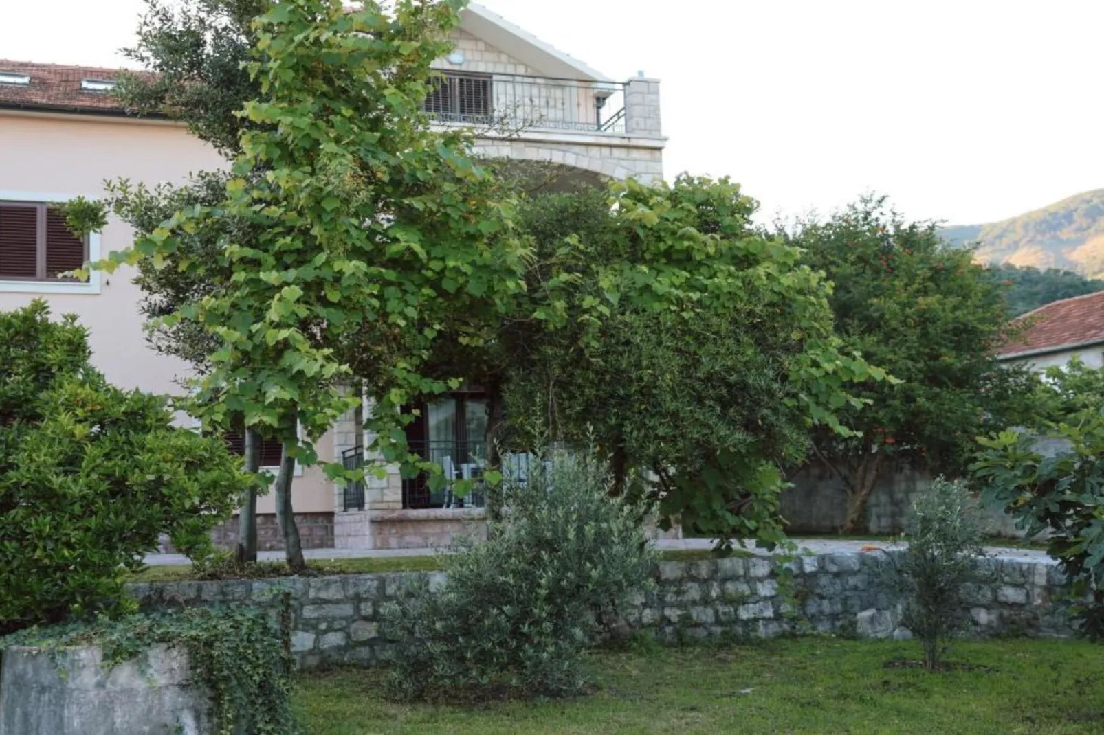 Stylish Apartment with Modern Elegance in Herceg Novi Area - Deluxe One Bedroom Apartment with Balcony-Buitenlucht