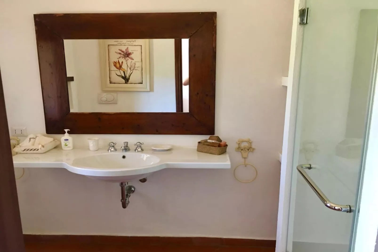 Villa della Fonte-Badkamer