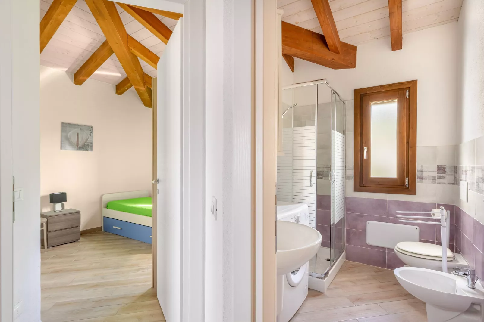 ATTICO MAREBLU-Badkamer