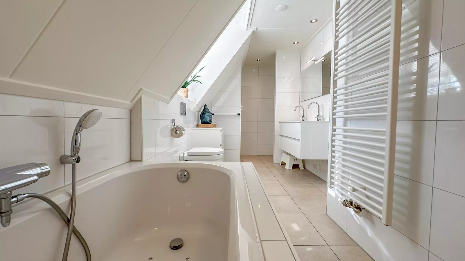 Dune Deluxe 81-Badkamer