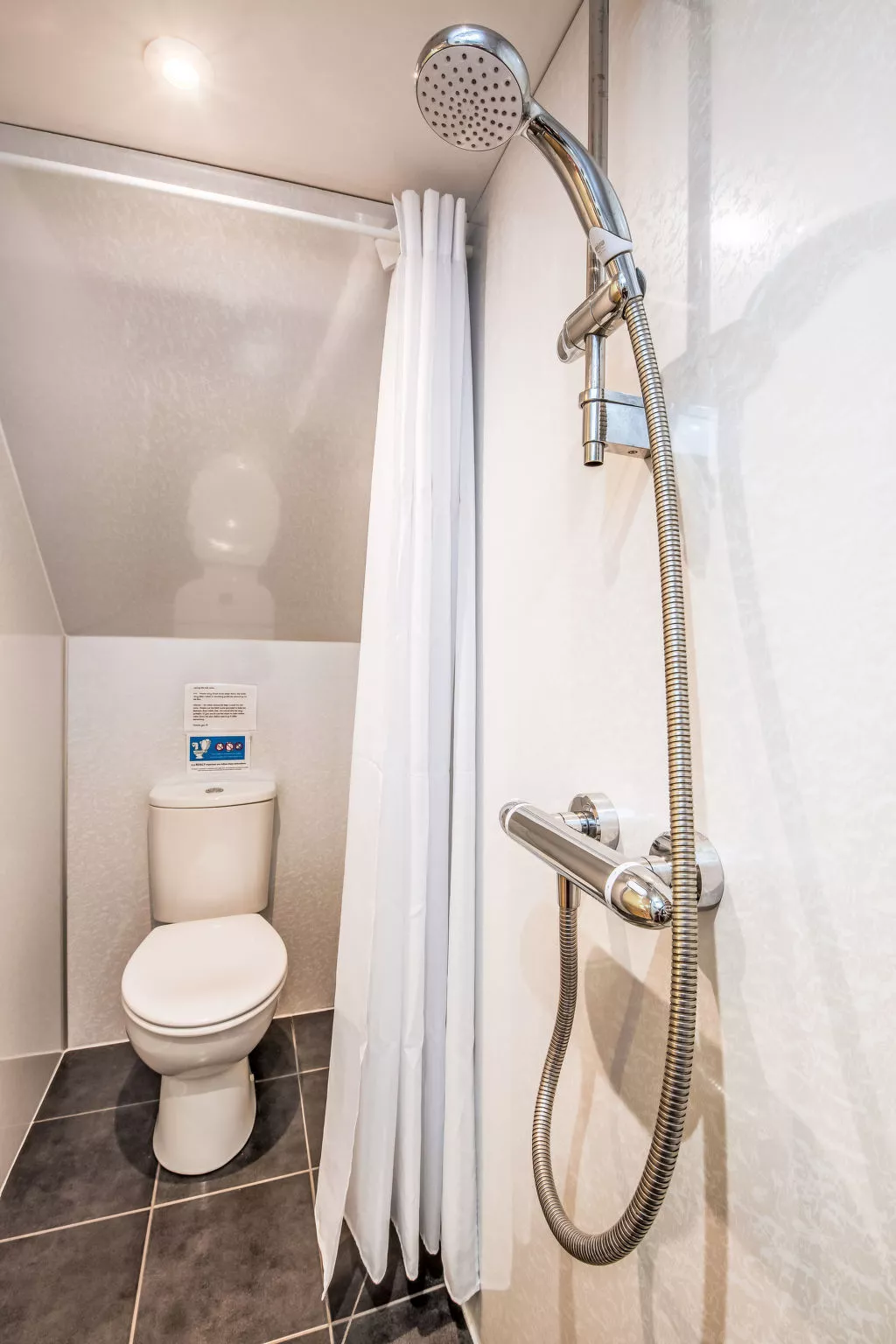 Wayside Bothy-Binnen