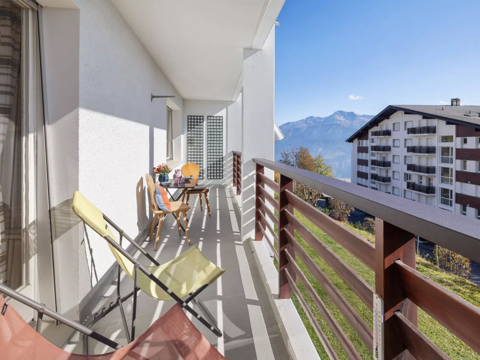 Armorial Ouest 51-Buiten