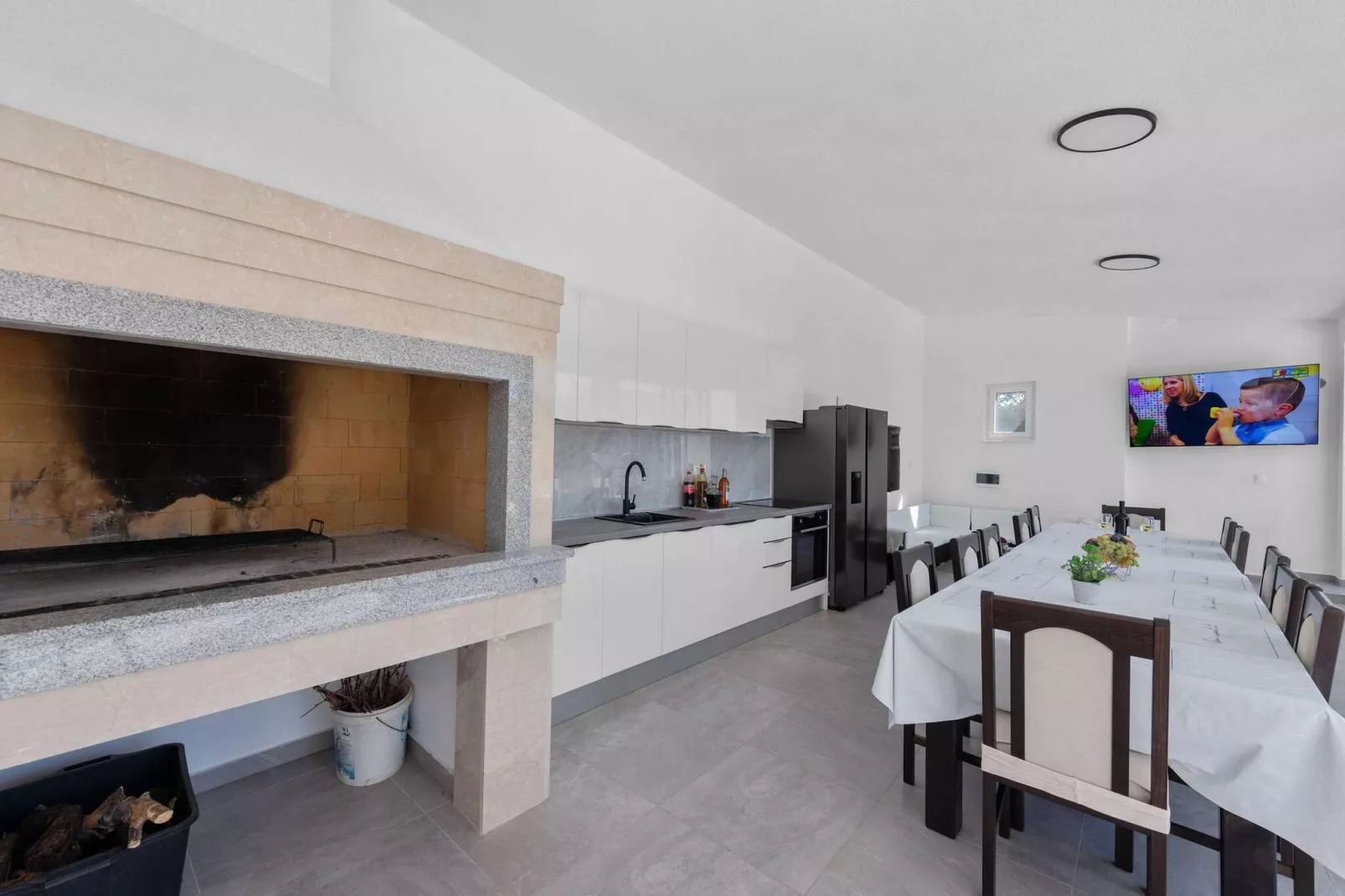 Sport & Spa Villa Neoric-Eetkamer