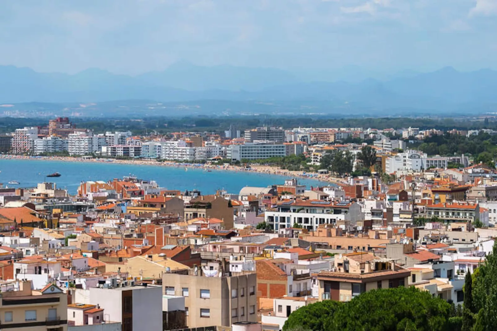 Maison à Roses-Niet-getagd