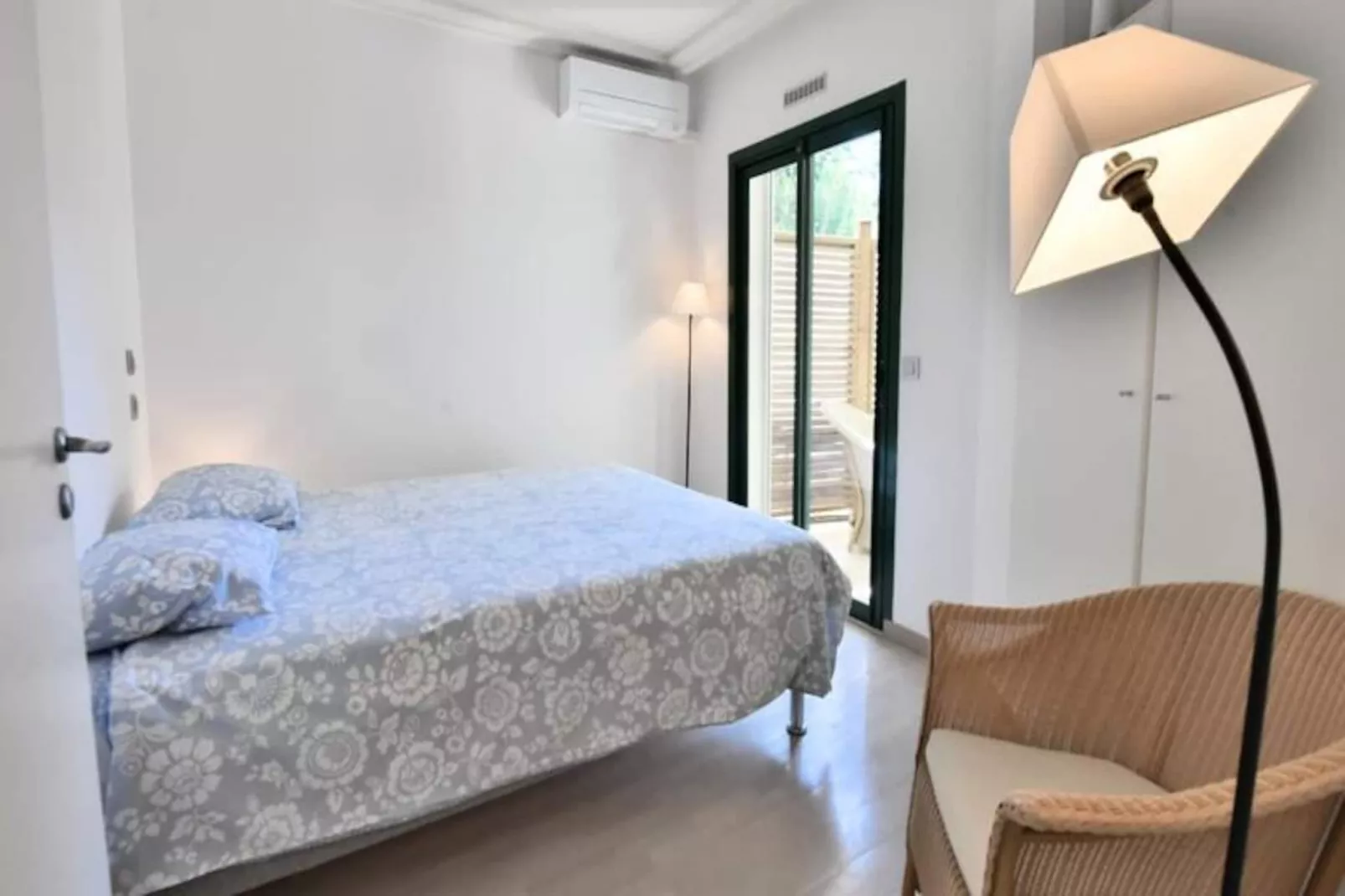 Résidence 4p Avec Grande Terrasse Et Piscine-Niet-getagd