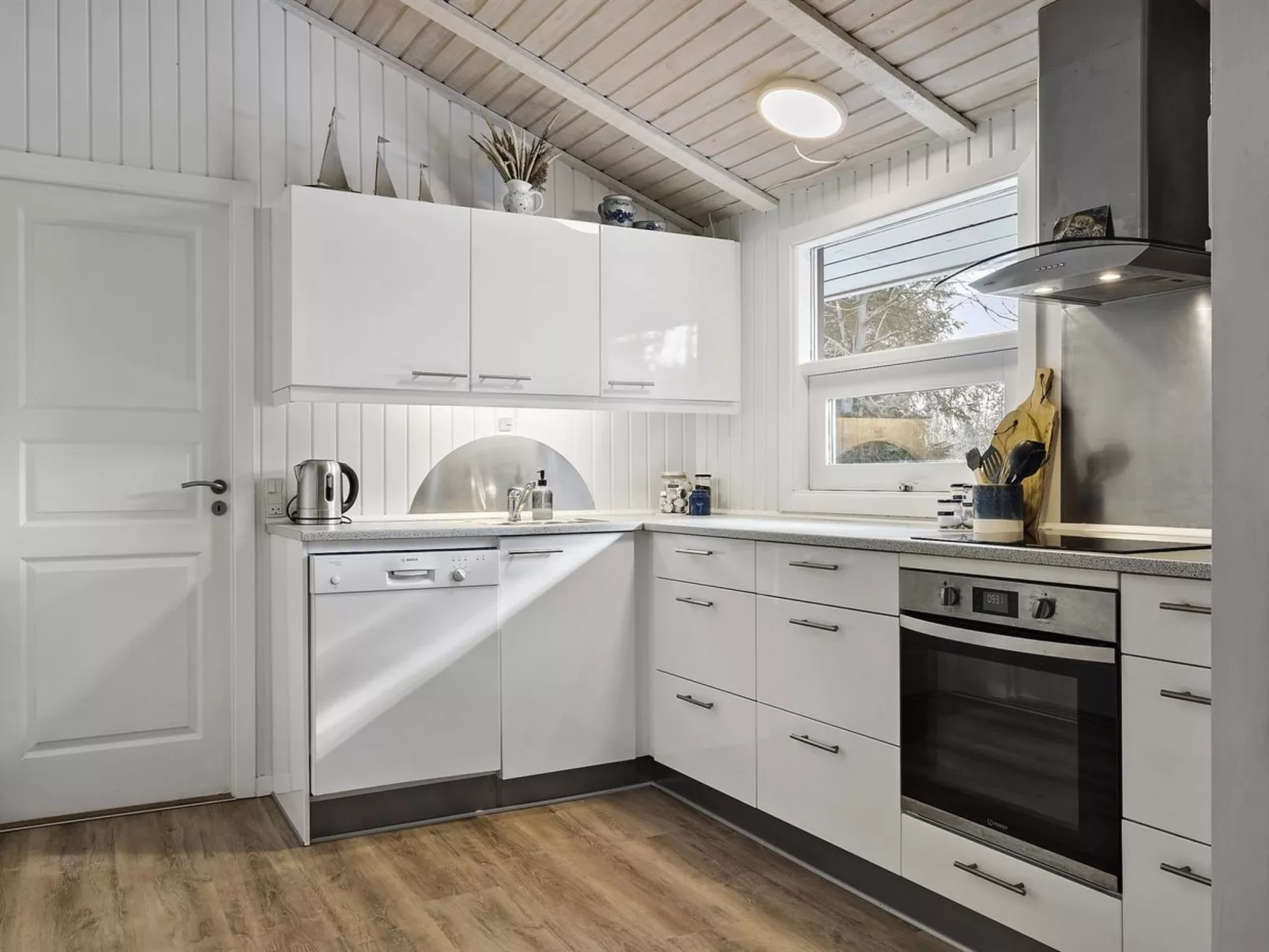 "Yessica" - 300m from the sea-Binnen