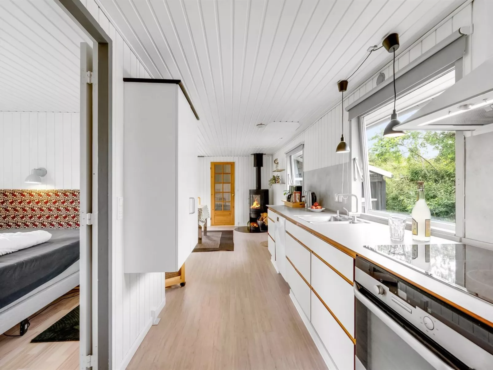 "Embla" - 500m to the fjord-Binnen