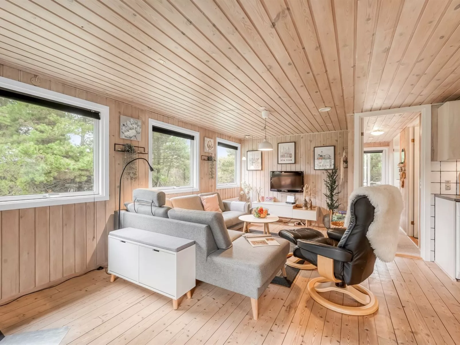 "Toimi" - 500m to the fjord-Binnen