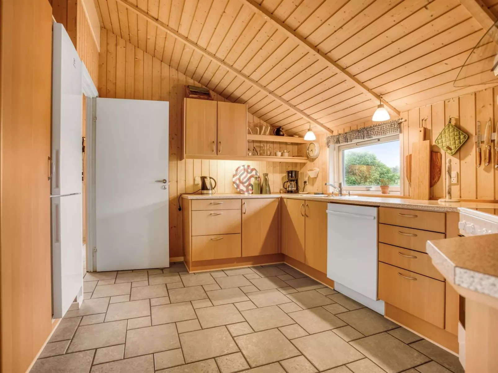 "Leya" - 1.2km from the sea-Binnen