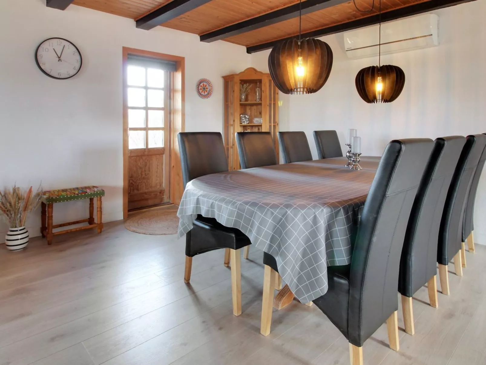 "Karla" - 100m from the sea-Binnen