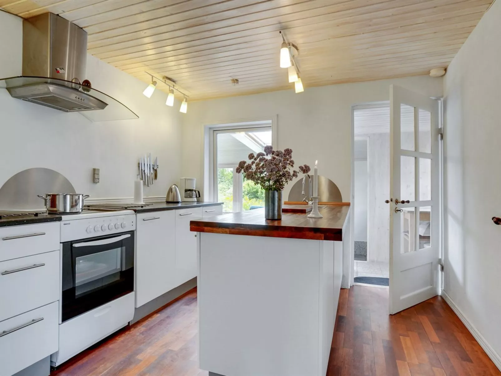 "Gytta" - 1km from the sea-Binnen