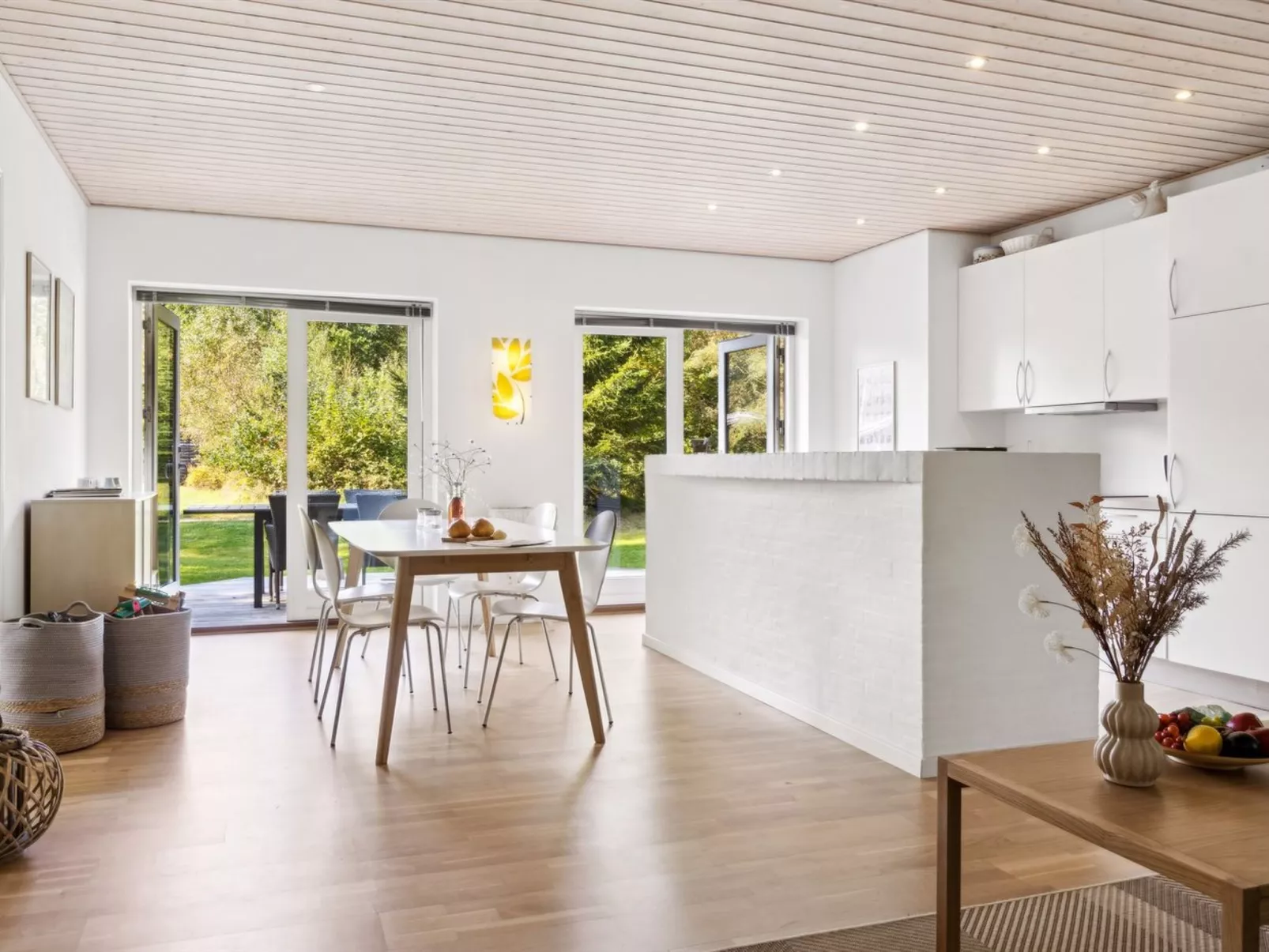 "Pietari" - 1.2km from the sea-Binnen