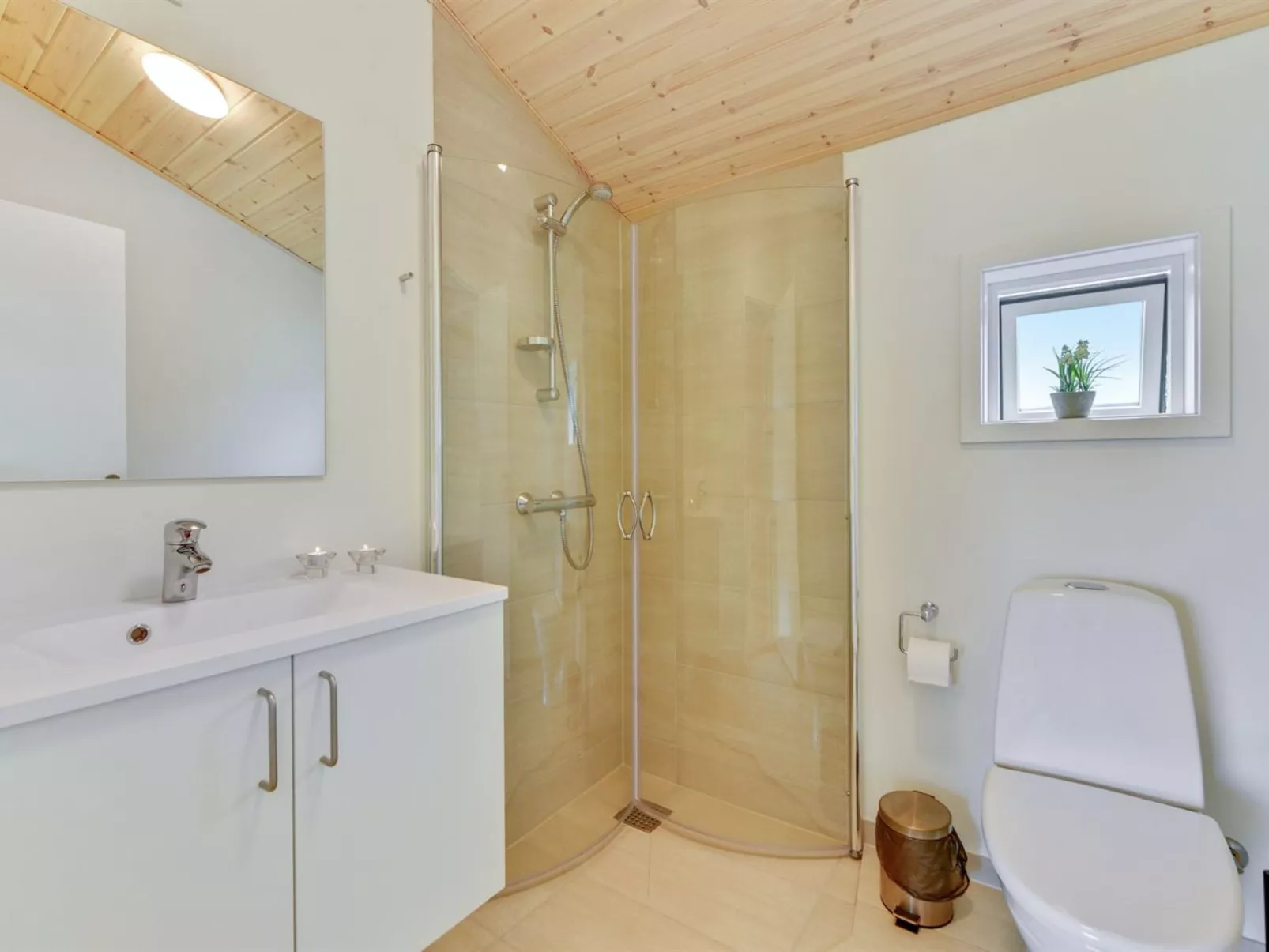 "Tindra" - 30m to the fjord-Binnen