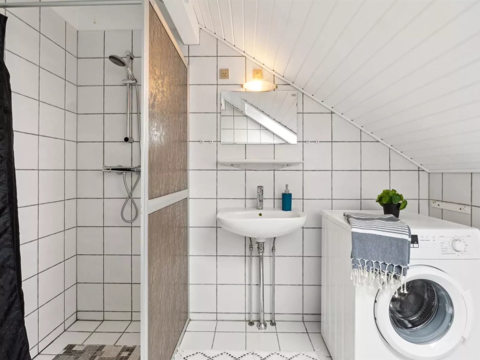 "Akim" - 2km from the sea-Binnen