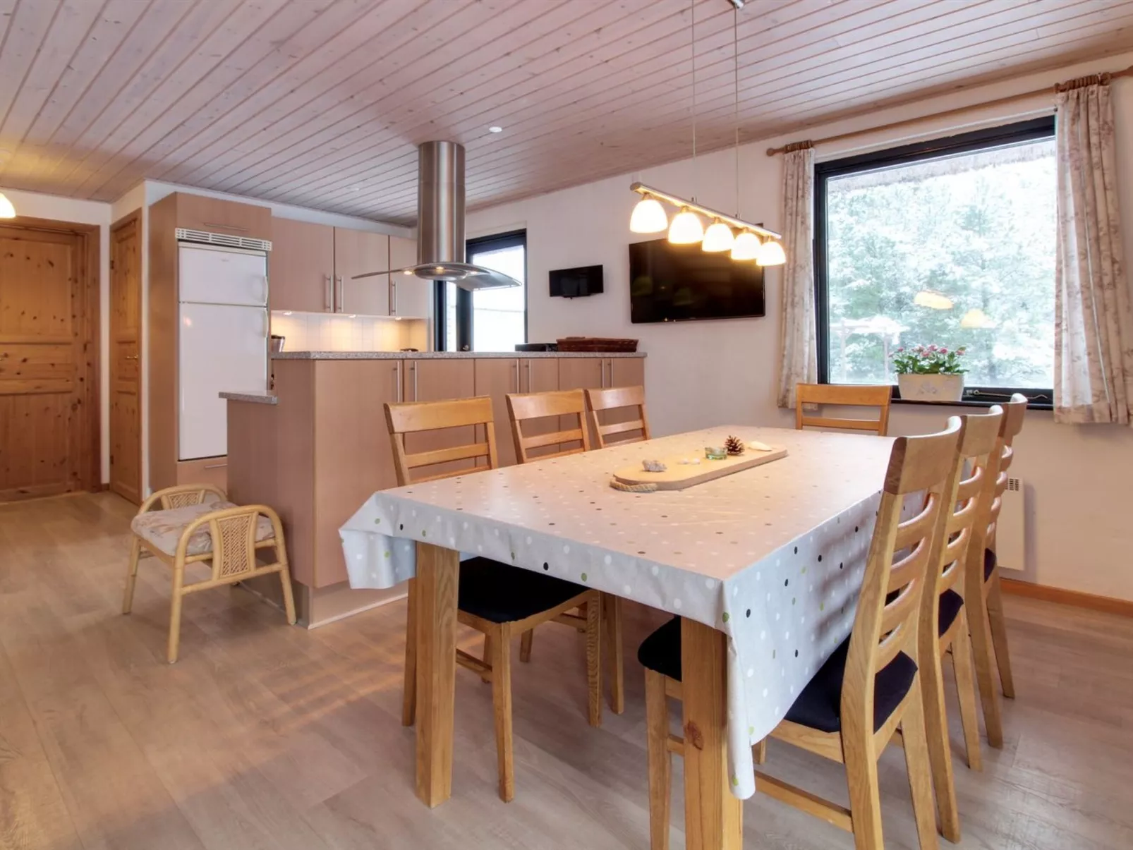 "Vendela" - 2.5km from the sea-Binnen