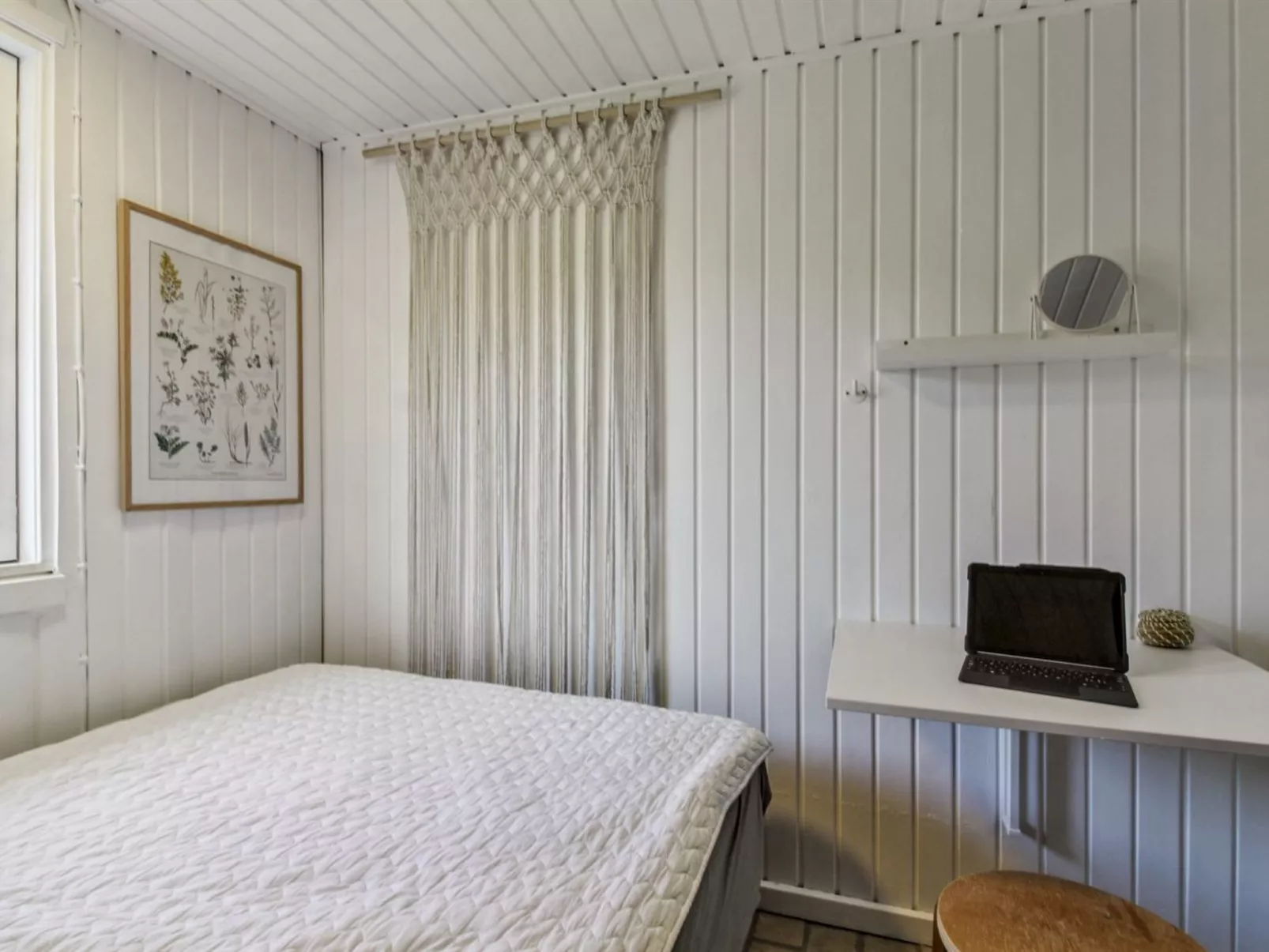 "Harry" - 100m from the sea-Binnen