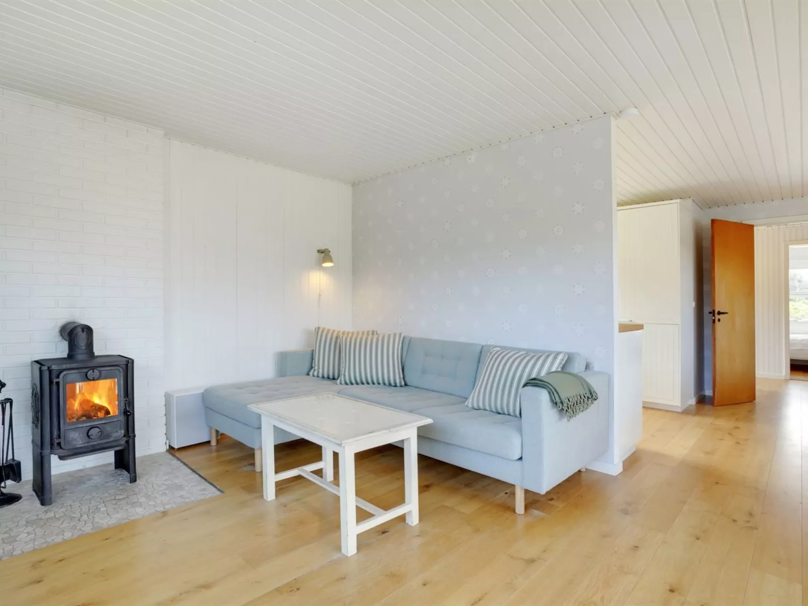 "Vilja" - 150m from the sea-Binnen