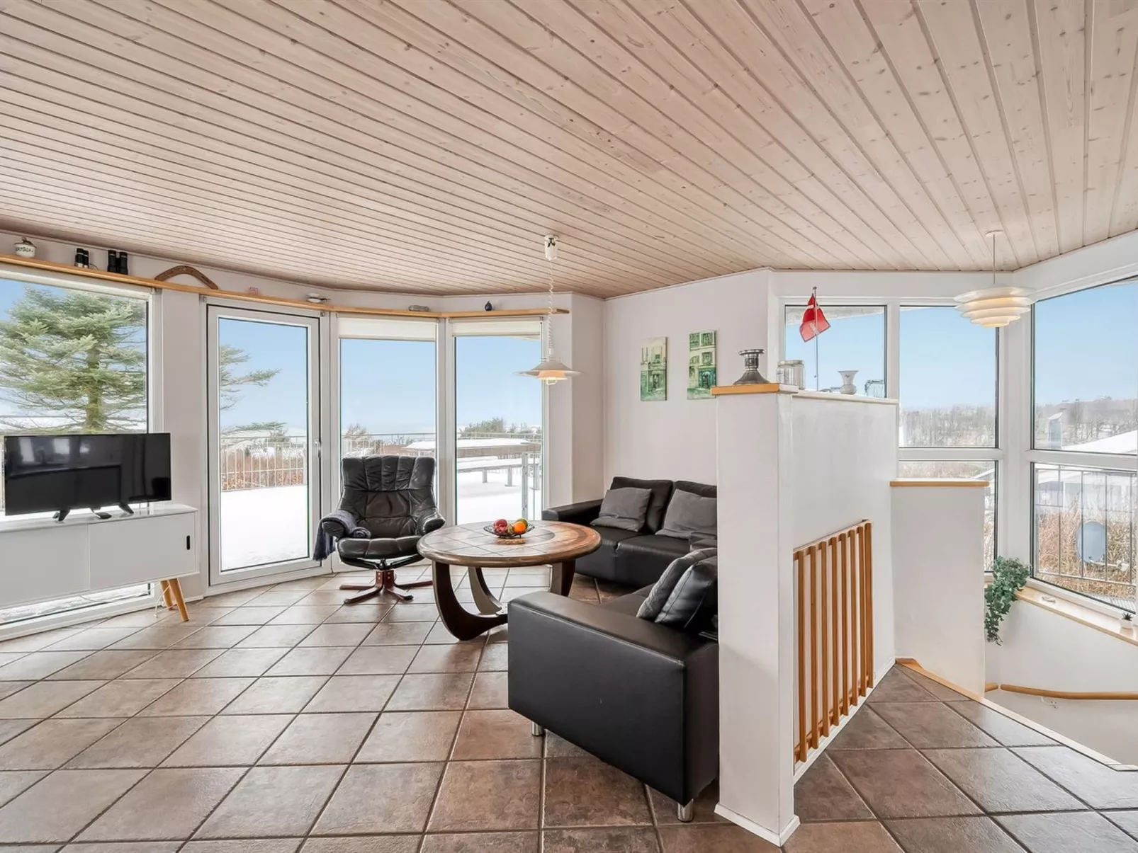 "Ginny" - 300m to the fjord-Binnen